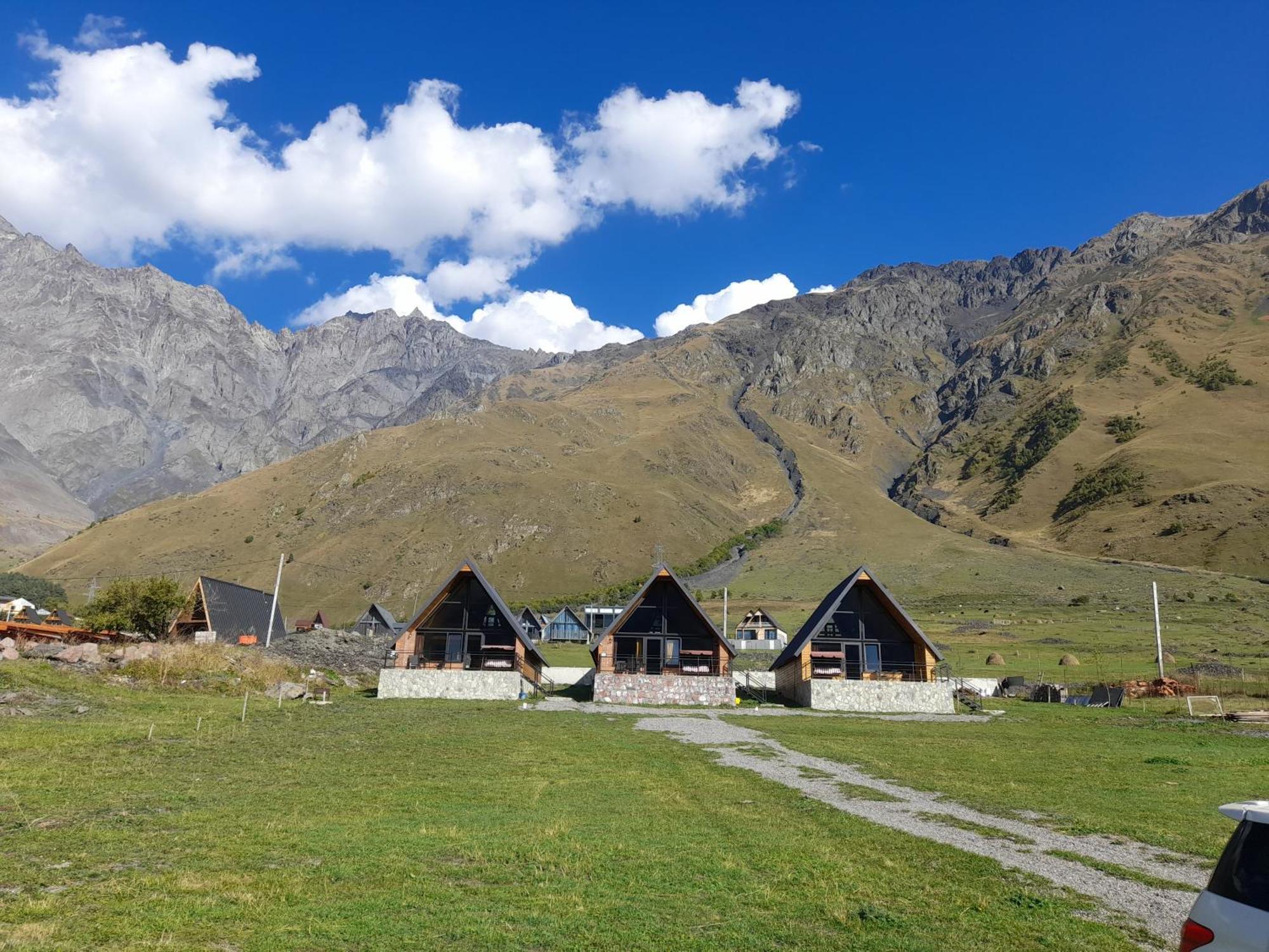 Kera Cottages Kazbegi Экстерьер фото